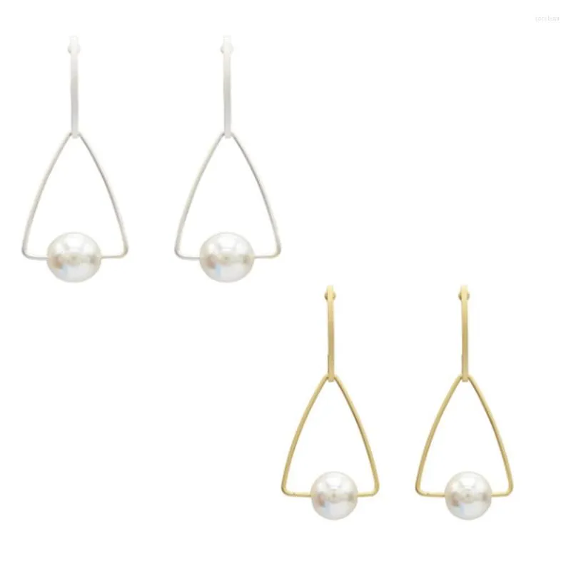 Dingle örhängen korea 2023 mode smycken kvinnliga temperament enkel geometrisk triangel simulerade pärlor juveler