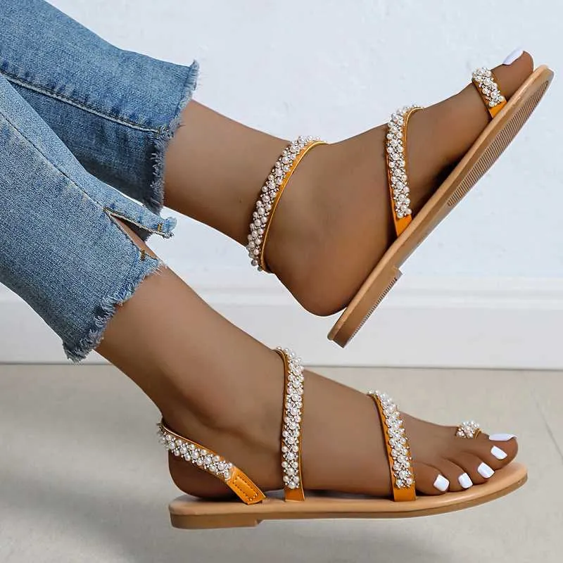 Sandals 2022 New Summer Fashion Women's Sweet Boho Pearl Flats Plats بالإضافة إلى Size Beach Resort Shoes Basic Y2302