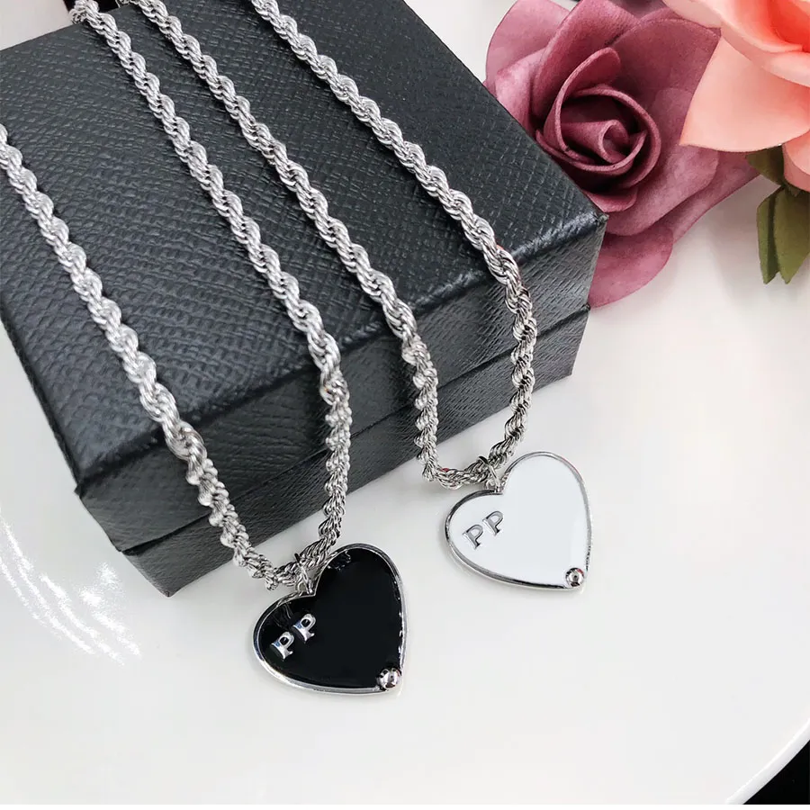 Fashion Heart-Shaped Necklace Designer Couples Pendant Necklaces Personality Letters Design 2 Colors