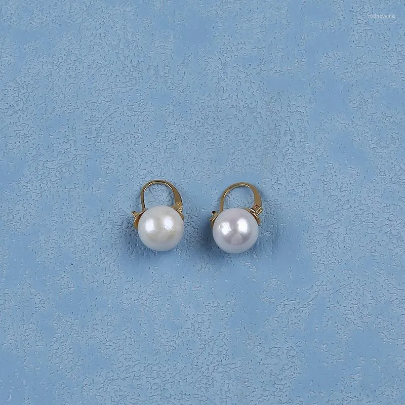 Hoopörhängen grossistpris 11-12mm rund form edison pärla örhänge med mässing för kvinnor gåva