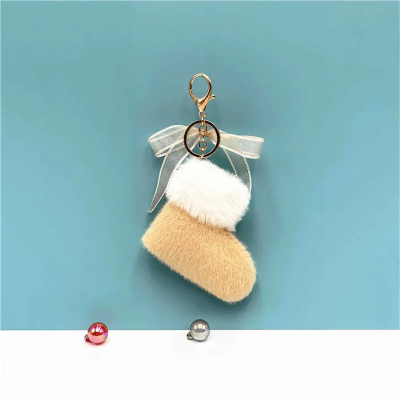 열쇠 고리 10pcslot 패션 보석 플러시 크리스마스 부츠 키 체인 귀여운 인형 여자 가방 장식 J230222