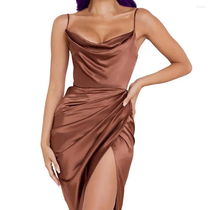 Robes décontractées femme robe col bas froncé asymétrique ourlet fendu Midi bretelles réglables Satin fronde vêtements féminins