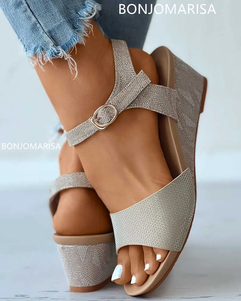 Sandaler Bonjomarisa Bohemian Wedges Sandaler skor Kvinnor Summer Copmfy Leisure Causal Shoes Silver Fashion Gladiator Sandaler Storlek 44 45 Z0224