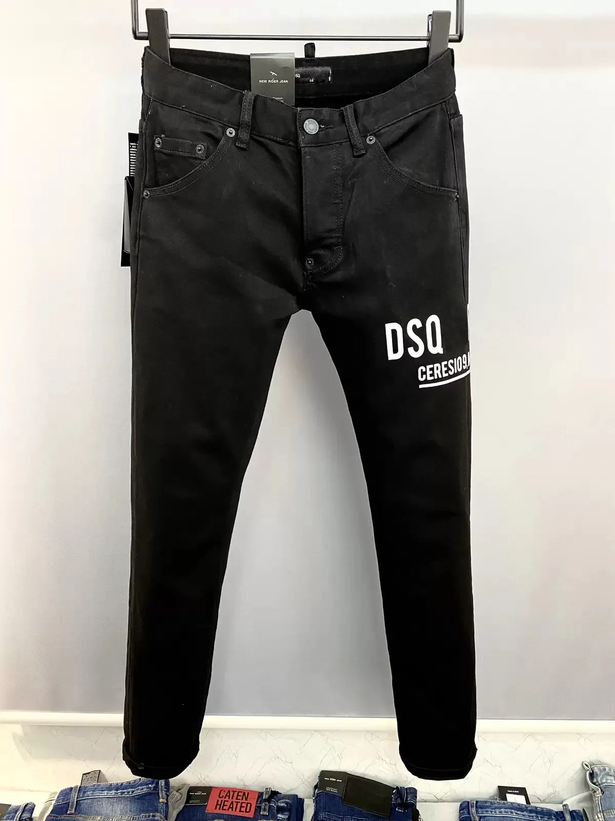 DSQ Coolguy Black Jeans 클래식 힙합 록 록 모토 남성 디자인 찢어진 진 고난 스키니 데님 DSQ2 바이커 청바지 1180