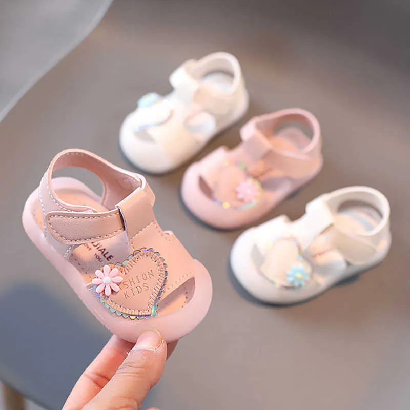 Sandálias respiráveis ​​verão meninas sandálias infantis princesas estilo flor de sola mole pré -caminhada