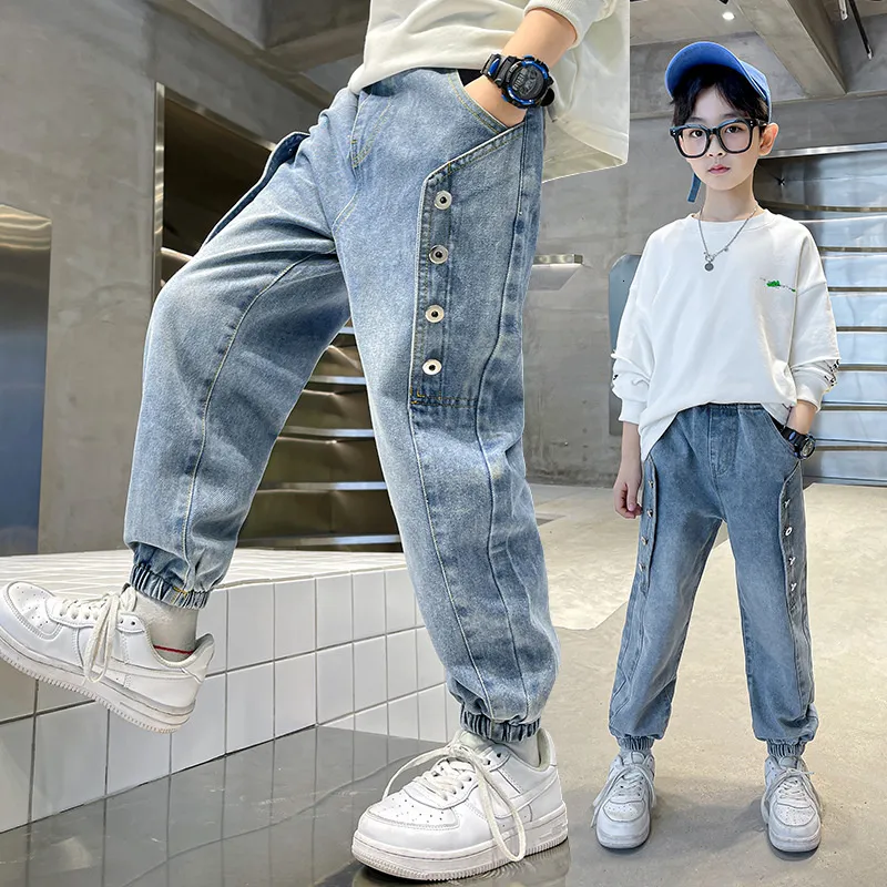 Jeans lente kinderen s kledingjongens casual modebundel voeten los alle match jeans medium en kleine broek denim peuter 230224