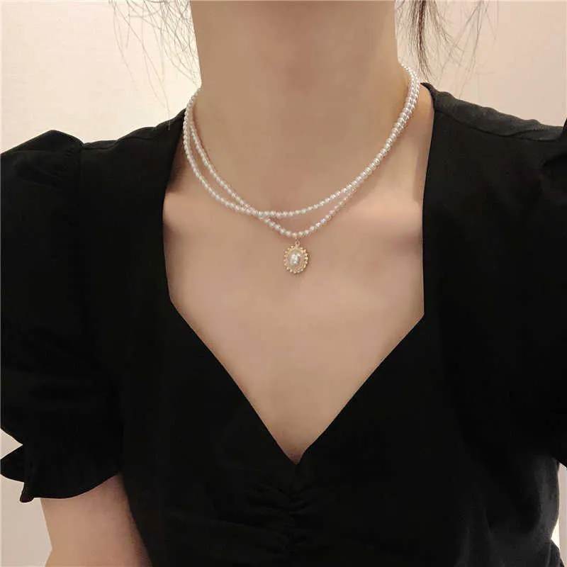 Koreansk fransk dubbelskikt Pärlhalsband Kvinnors likgiltighet Stil CLAVICLE Kedja Simple Niche Design Sense Neck Chain