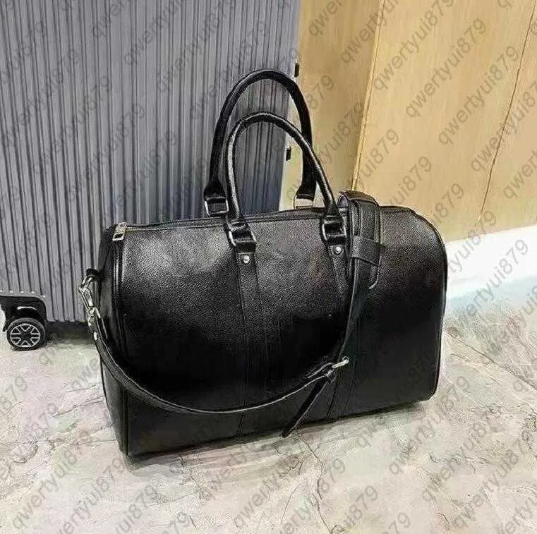 Designers Mode Sacs Duffel Hommes de luxe Femme Commerce Sacs de voyage Sacs à main en cuir Grande capacité Holdall Bagage à main pendant la nuit 022523H