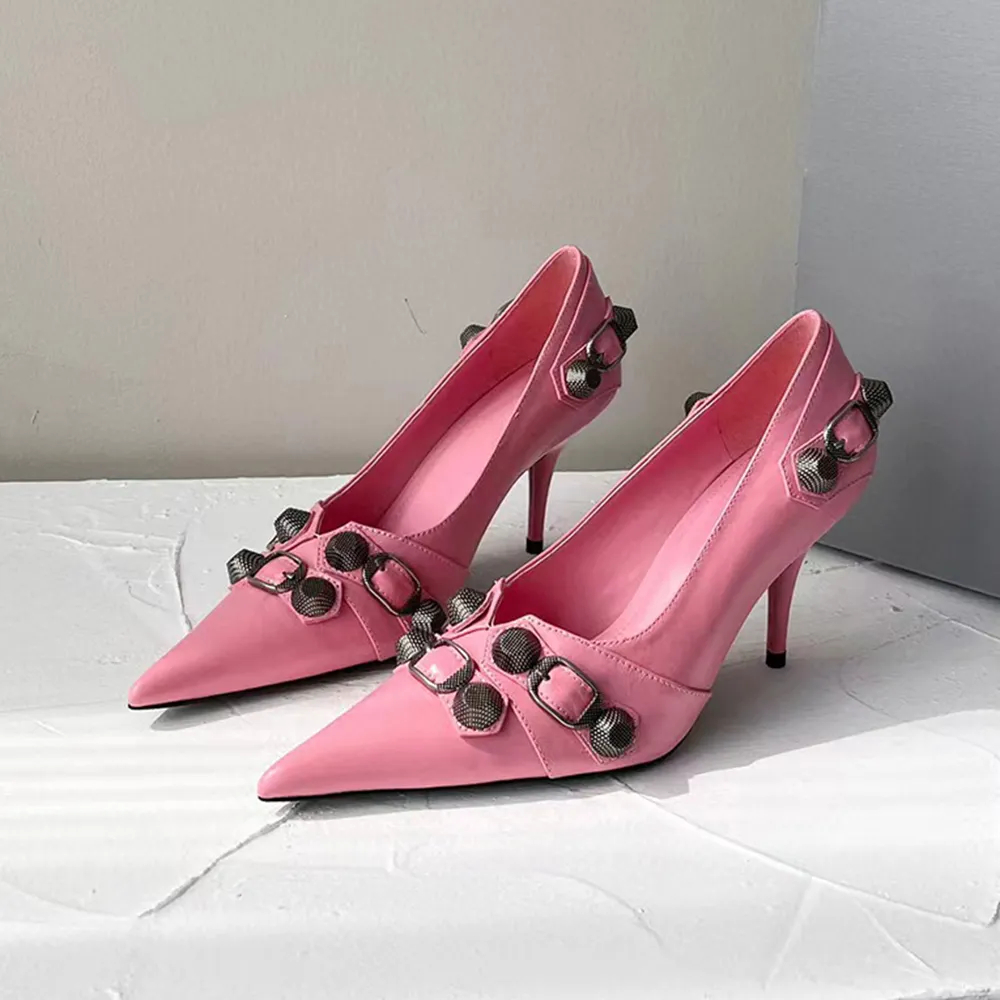 Różowe pompki jagnięciny zakuczurki Ochodźwienia na spiczaste palce stiletto pokazy mody