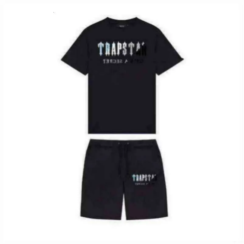 Trapstar Mens 반바지와 티셔츠 세트 트랙 슈트 디자이너 커플 수건 자수 편지 남성 세트 여자 라운드 넥 트랩 스타 스웨트 셔츠 FST15
