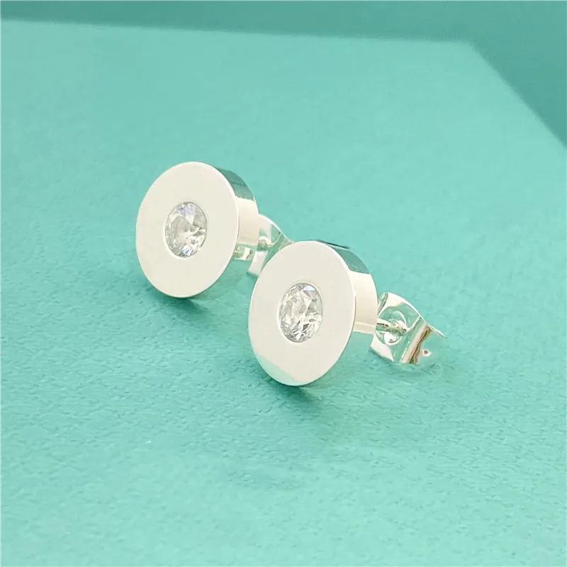 Boucle d'oreille plaquée or 18 carats pour femme Marque de luxe Designers Coeur Stud Femmes Argent Cristal Strass Boucle d'oreille Bijoux de fête de mariage