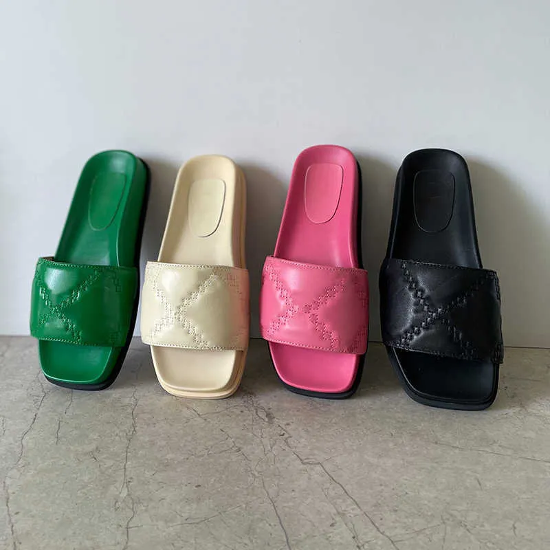 Designer Slides Läder Quilting Sandal För Män Kvinnor Plattform Slide Tjockbottnar Dam Flip Flops Mode Sommar Slipper Strandskor 35-47 NO435