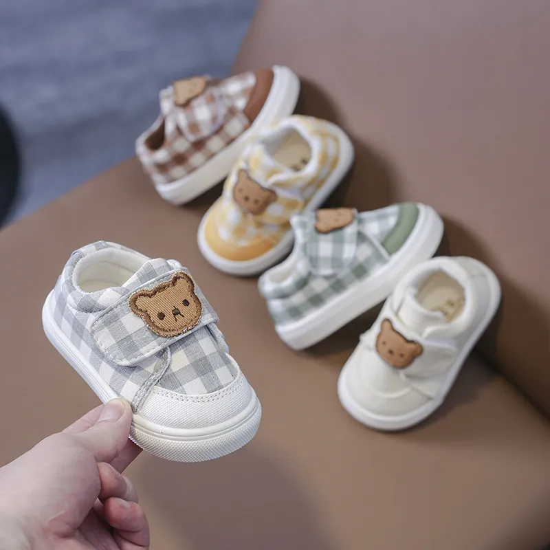 Sneakers Girls Boys Nasual Shoes Infant Toddler Cartoon Bear مريح ناعم سليد مضاد للزلزال الأطفال الحجم 19 28 230224