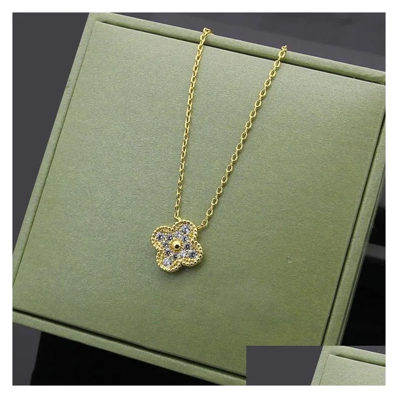 Designer Jewelry Luxury VanCA Love Pendant Necklaces Womens Luxury Designer Buckle Diamond Necklace Fashion Single Flower Fourleaf Clover Cleef 18K Gold Drop