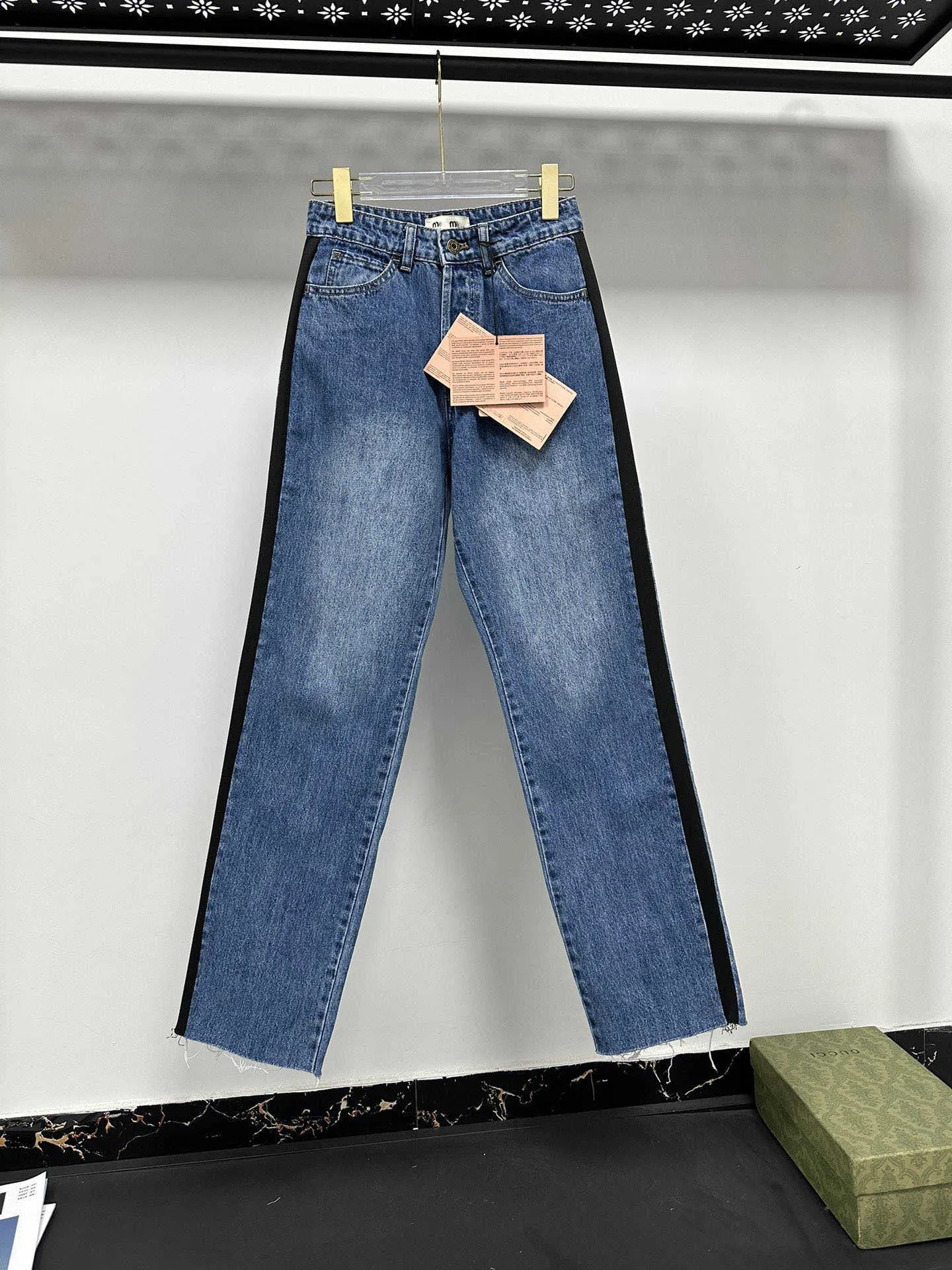 Jeans feminino Vers￣o 23 Novo Patch Patch Patch Patchwork Hair Bichants Straight perna jeans Mulheres