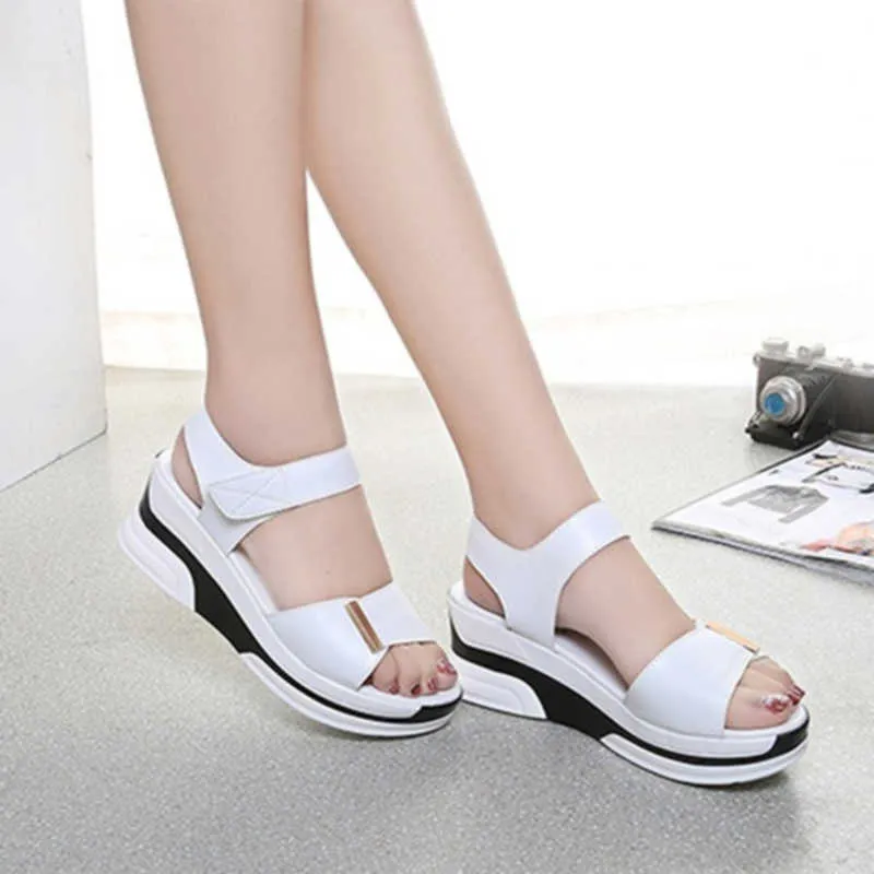 Sandales Pu cuir femmes sandales chaussures plate-forme dames blanc baskets sandales chaussure 2022 été bout ouvert mode chaussures à talons hauts Z0224