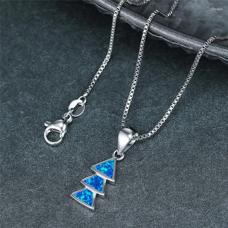 Pendant Necklaces Cute Female Triangle Stone Necklace Blue Fire Opal Wedding Charm Silver Color For Women