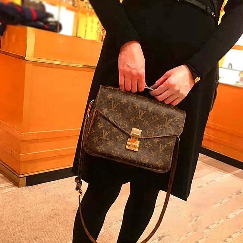 Luxury Designer Leather Messenger Bags For Women With Flap Luxury Designer Leather Messenger Bags For Women With Flap
