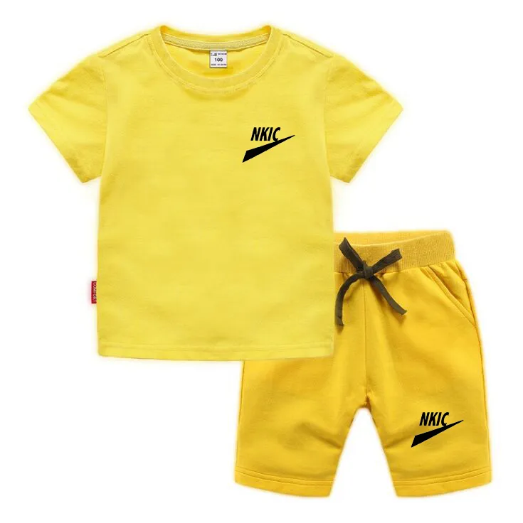 Nuovi vestiti estivi per bambini Completi corti Abbigliamento sportivo per bambina T-shirt ragazzo Set 2 pezzi Bambini Bambino da 1 a 13 anni Abbigliamento