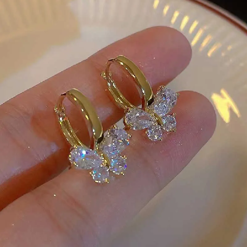Charm 2022 Nieuwe mode dames klassieke dierenvlinders eenvoudige kristallen diamanten oorbellen hanglang juwelen bruid bruid banket cadeau jood g230225