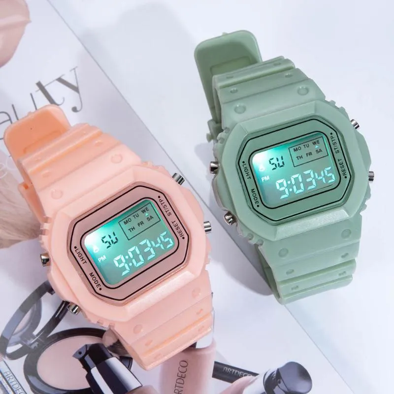 Zegarek na ręce na rękę Para ogląda cyfrowe wodoodporne sportowe zegarek prowadzone dla kobiet mężczyzn elektroniczny zegar Hodinky