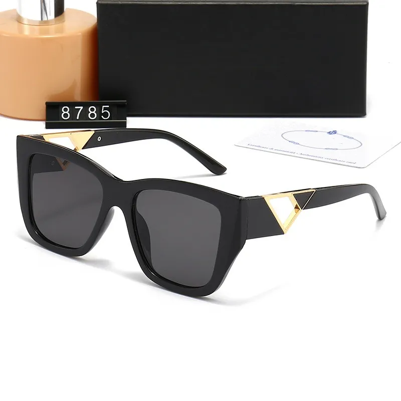 Lunettes de soleil de la mode Designer Classic Brand Retro Mens Womens Sun Glasses de Soleil 8785 Eyewear Metal Frame Lens PC Protection UV avec boîte