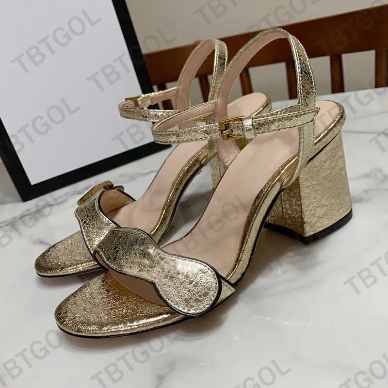 A114 Sexigt lädermode 2023 Block Heel Ladies Sandaler Kvinnor tofflor Designer Sandal Wedding Party Shoes Belt Buckle Rubber Sole Mules Summer Bea