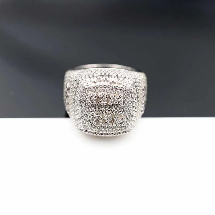 مصمم المجوهرات Hotsale مخصصة الذهب الأبيض مطلي مع Moissanite Diamond 925 Silver Champion Ring للمجوهرات الرجالية