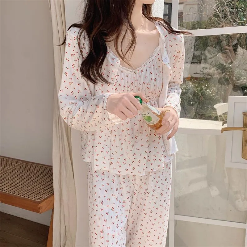 Kvinnors sömnkläder Spring Summer Cherry Print Homewear 3 Piece Set Cotton Cute Spaghetti Strap Tops Pants Pyjamas Gaze Breattable D184