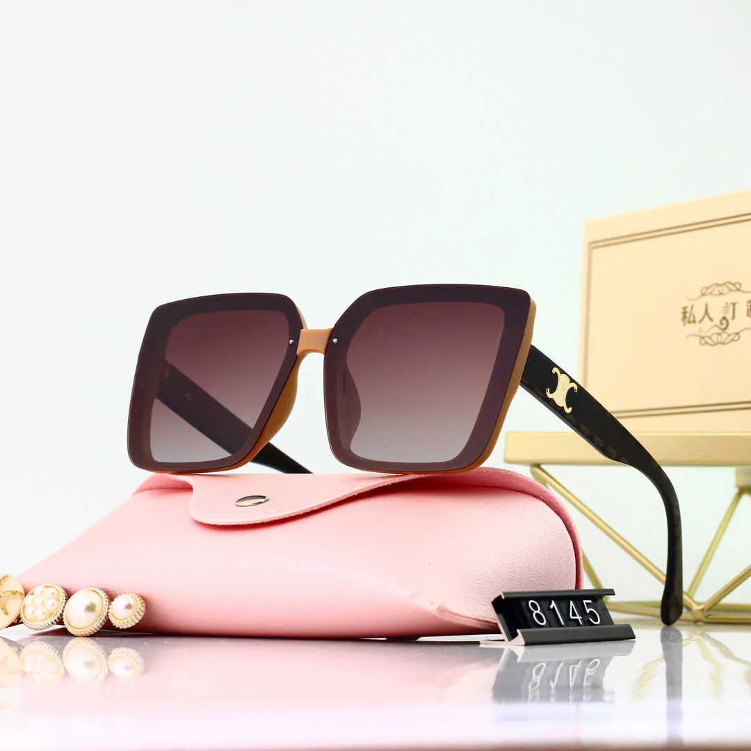 Women Polarized Square Sunglasses with UV400 Protection and  display picture 3
