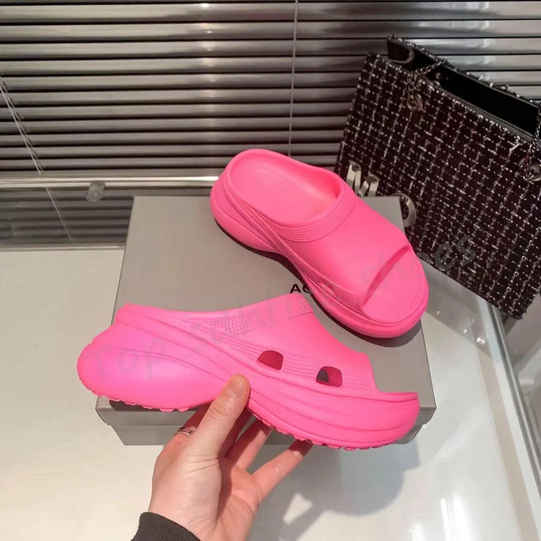 2023 Femmes Hommes Pantoufles Piscine Croc Slide Sandal Designer Caoutchouc Slip On Pantoufles Mode Sandales d'été légères Diapositives Taille 35-42