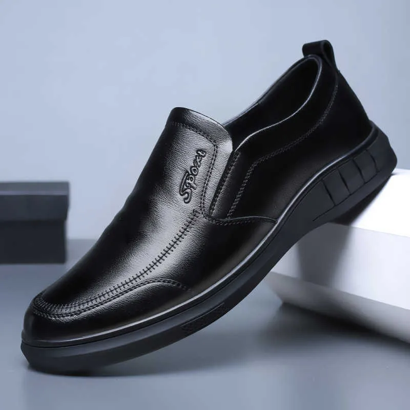 Klänningskor 2022 Nya läderskor Herrarna Black Casual Shoes Slipon Shoes Soft Bottom Nonslip Dad Driving Shoes Business Casual Loafers R230227