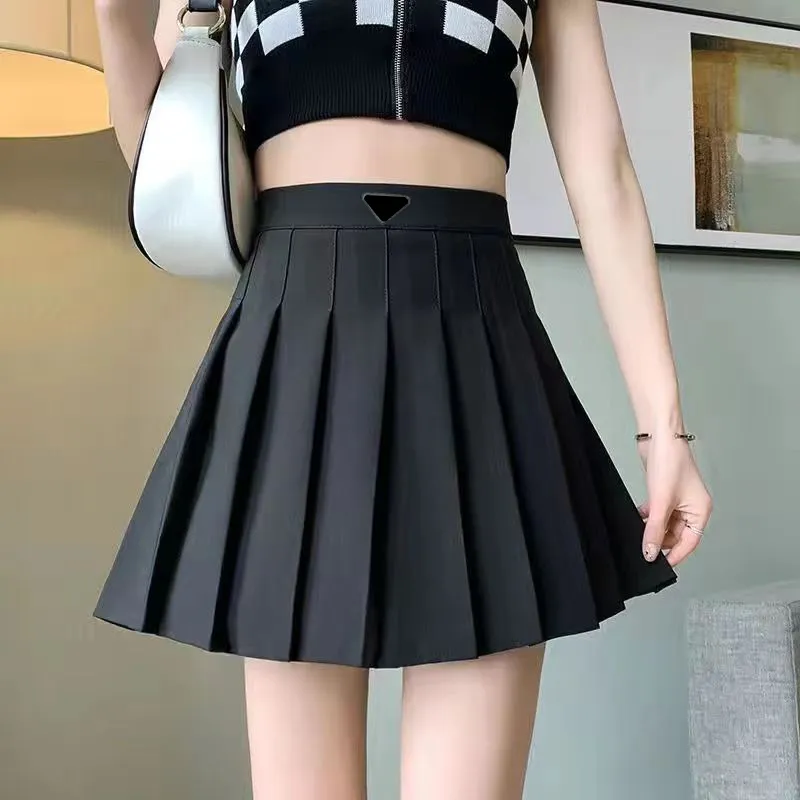 Woman Skirts Casual Dresses Designer Shorts Pleated Skirt High Waist Slim Short Skirt Outwears Spring Autumn Bottoms Dress