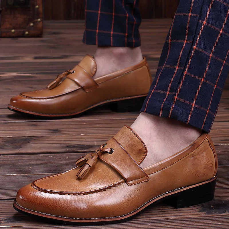 Dress Shoes Men Lederen Loafers Hoge kwaliteit Echte lederen schoenen Klassieke Tassel Brogue Mens Formele schoen Casual Bullock Dress Wedding Shoes R230227