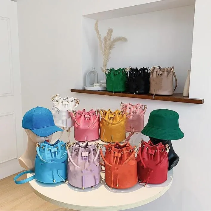 Bucket Bag Handtas Designer Brief Crossbody Tassen Portemonnee Luxe Vrouwen Eenvoudige Brief Commuter Schoudertassen Leren Bakken Met Riem Messenger Bags Geschenken BC271