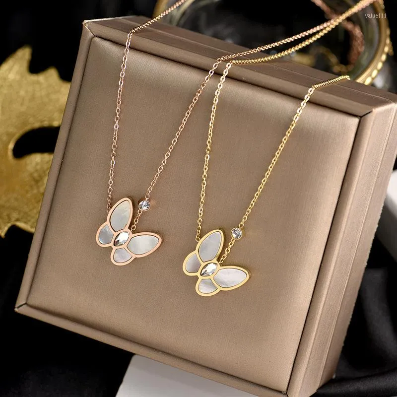 Pendant Necklaces ARADOO Natural Deep Sea White Shell Butterfly Necklace Titanium Steel Light Luxury Plated 18K Gold Clavicle