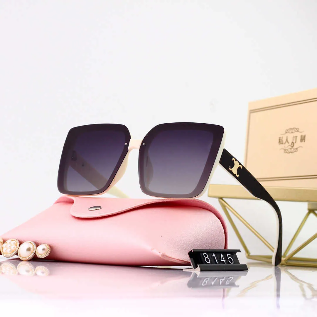 Women Polarized Square Sunglasses with UV400 Protection and  display picture 2