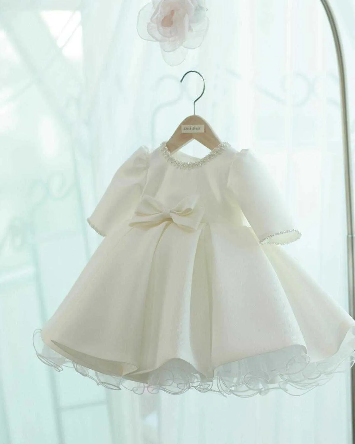 Abiti da ragazza Abiti da bambina a maniche lunghe Perline Abito da battesimo con fiocco per principessa Abito da sposa per festa di compleanno di 1 anno Abbigliamento da battesimo per bambino