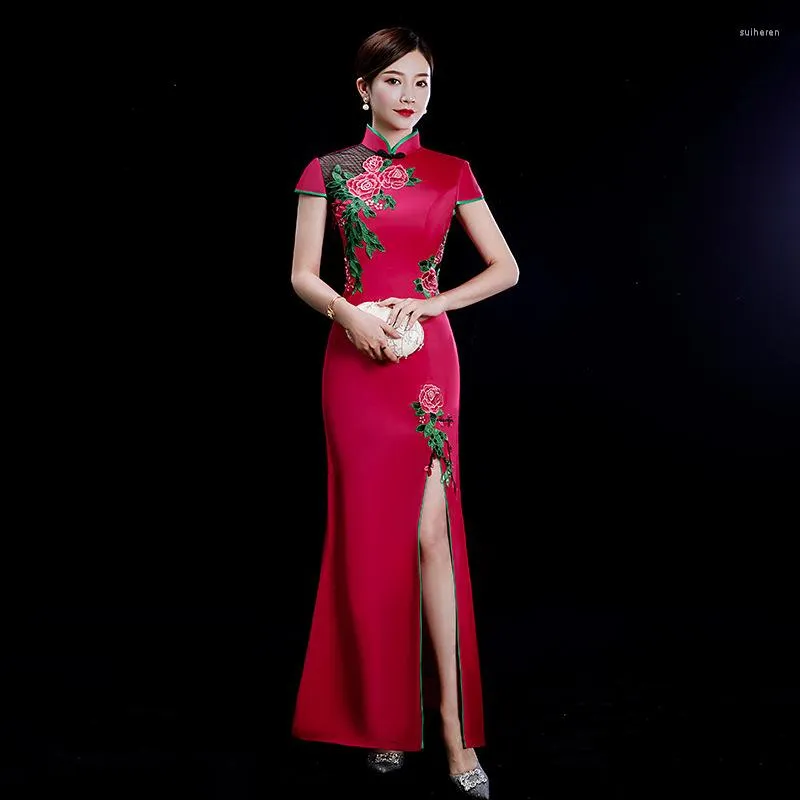 Этническая одежда вышивая цветочные женщины Slim Cheongsam в китайском стиле Вечерняя вечеринка Элегантная свадьба Qipao vestido 5xl
