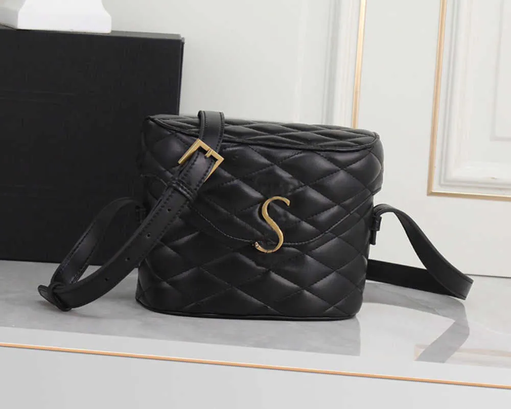 Designer Luxury June Box Classic Shoulder Crossbody Bags for Women Handbag Purses in Quilted Lambskin Leather bag 710080_