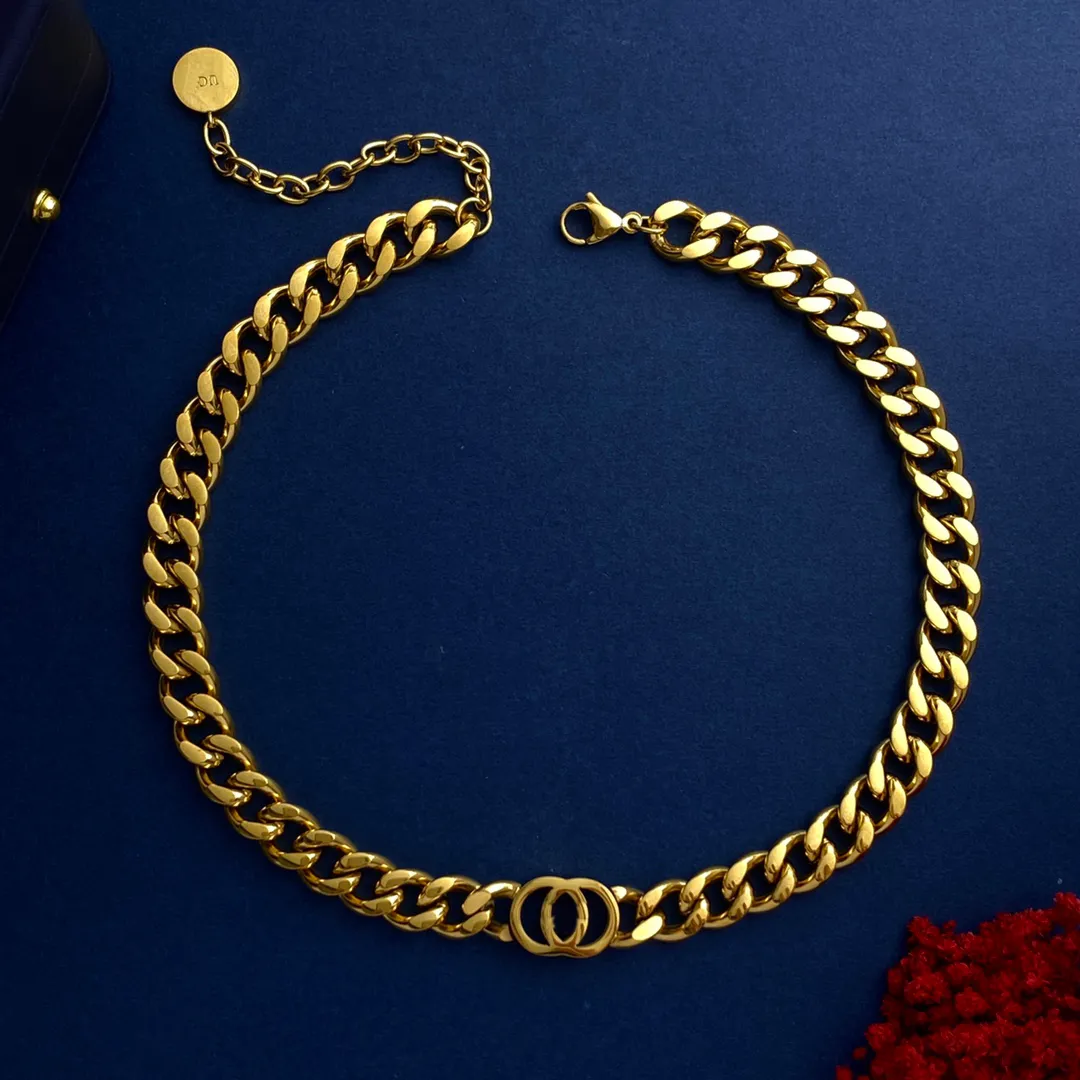 Stile di lusso Designer Lettera Collane con pendente gglies Collana in oro placcato perla strass Maglione per le donne Accessori per gioielli per feste di nozze xg1