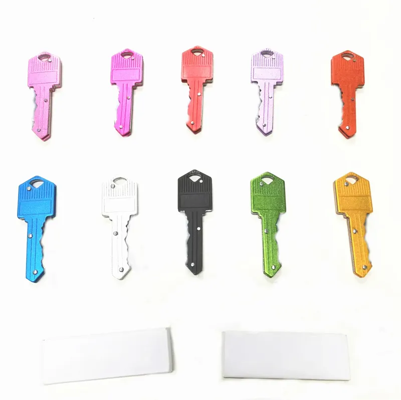 10 färger Mini Folding Knifechain Outdoor Gadgets Forma Pocket Fruit Knifes Multifunktionella verktygsnyckelkedja Sabel SABER Självförsvar Keychains