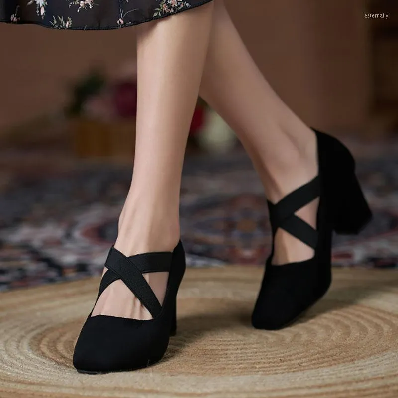 Отсуть обувь Женская перекрестная эластичная лента насосы искусственные замшевые каблуки.