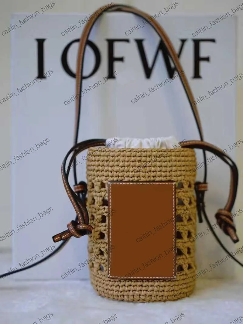 Out Famous Designer Women's Bag Brand Straw Hollowed Tote Bag Fashion Paper Woven Bag Summer Beach Handbag Bucket Bag G230228