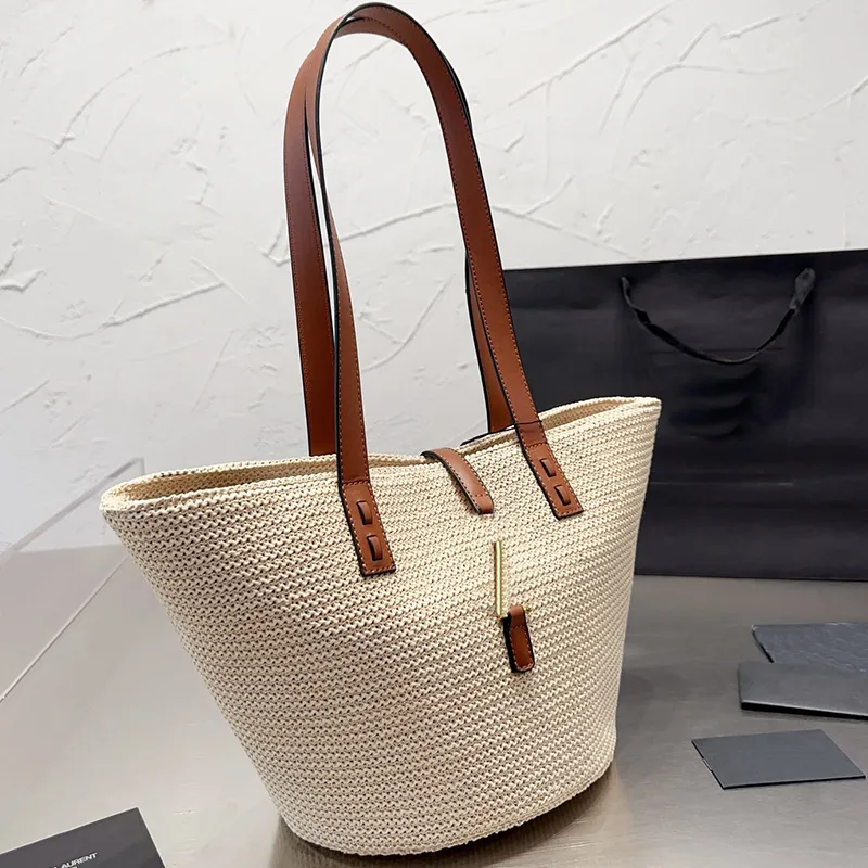 Vävd Tote Handväskor STRAW VEGOABBLY BACHAND BAGA STORA KOPCASSVÄGAR SKULD BACK HANDBAG GULL HARDWARE Fashion Letter