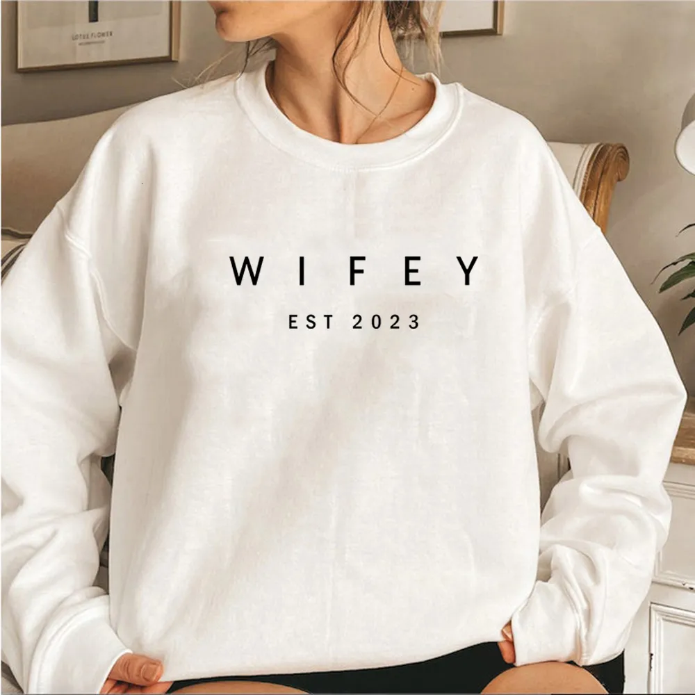 Womens Hoodies Sweatshirts Wifey Est Sweatshirt Bridal Shower Gift Engagement Gifts Hoodie for Fiance Women Crewneck Casual Pullovers Tops 230227