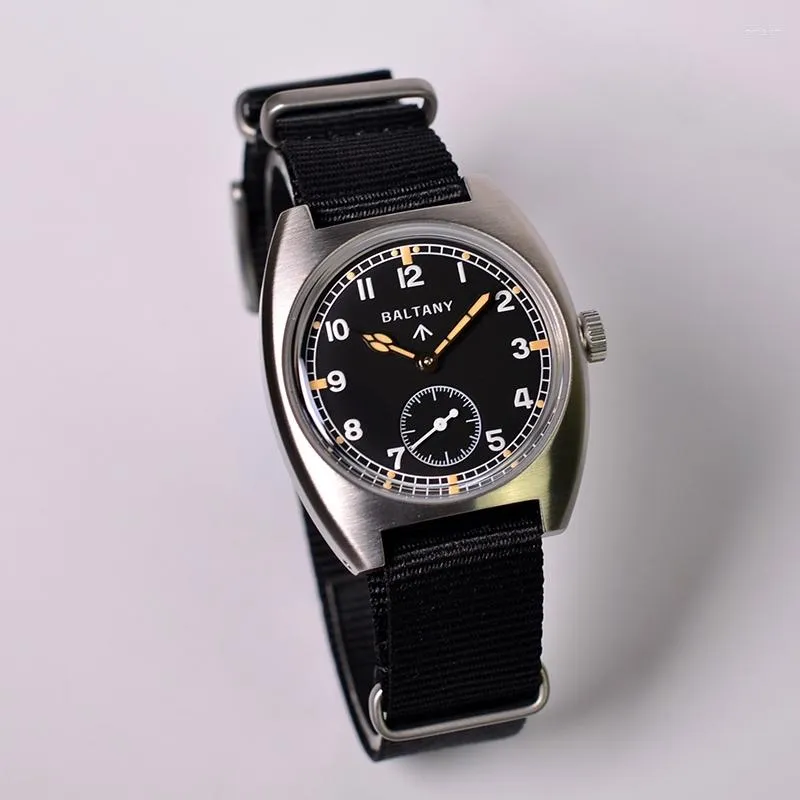 손목 시계 Baltany Watch Men 36mm 블랙 다이얼 ST1702 자동 10bar 버블 사파이어 톤 톤 케이스 빈티지 군사 기계식