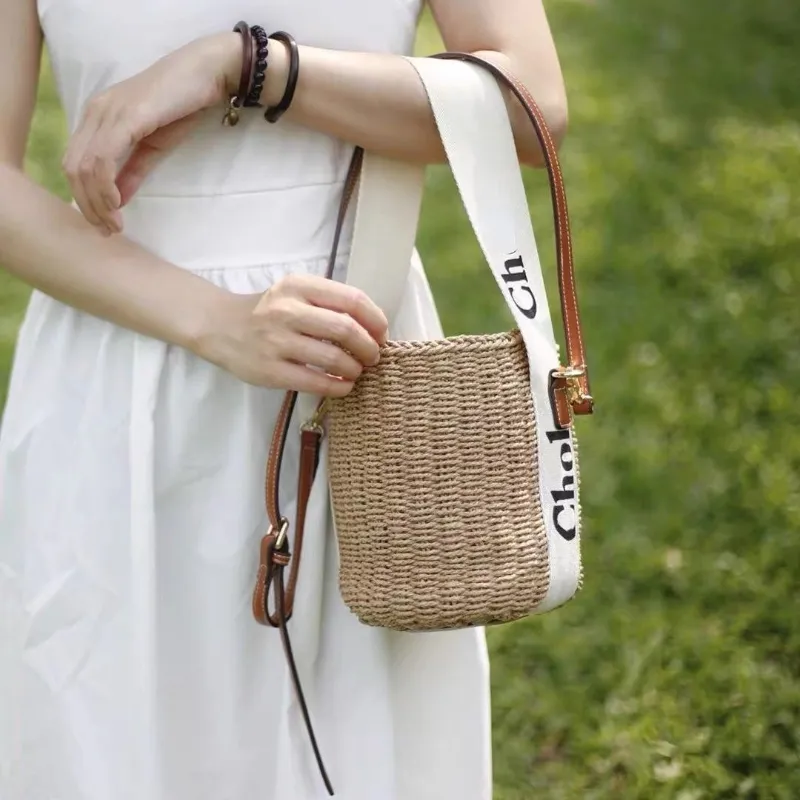 Moda feminina bolsas de palha trançadas com logotipo estampado em letras bolsas tiracolo bolsas tiracolo