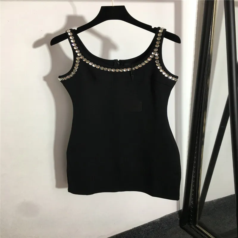 23SS Seksi Kadın Tasarımcı Elbise Düğmeler Gömlekler Mektup Rhinestone Kızlar Milan Pist Tank Top A-Line Bodycon Sleeless High Endlover Yelek Tee T Shirt