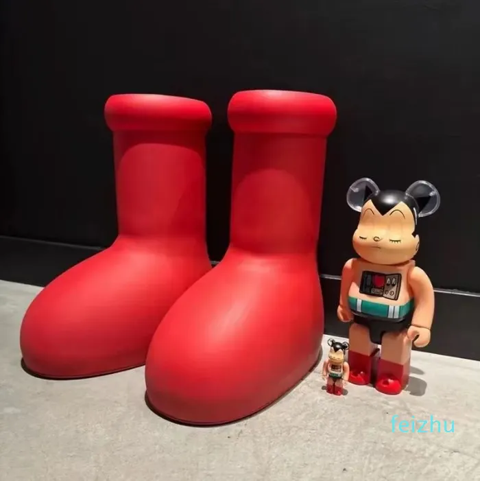 Boots de chuva de cabeça de designer-big garoto a mesma moda criativa borracha vermelha botas feminina 2023 nova prova d'água plana do lado de fora para usar tubo médio